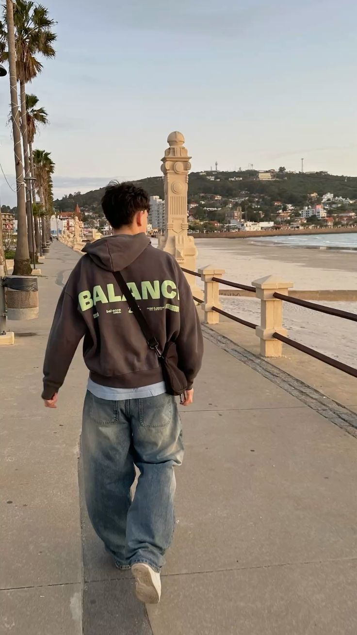 <em><strong>Declan R</strong></em>